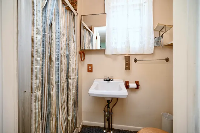 $115,000 | 476 West 8th Street, Winona, MN 55987