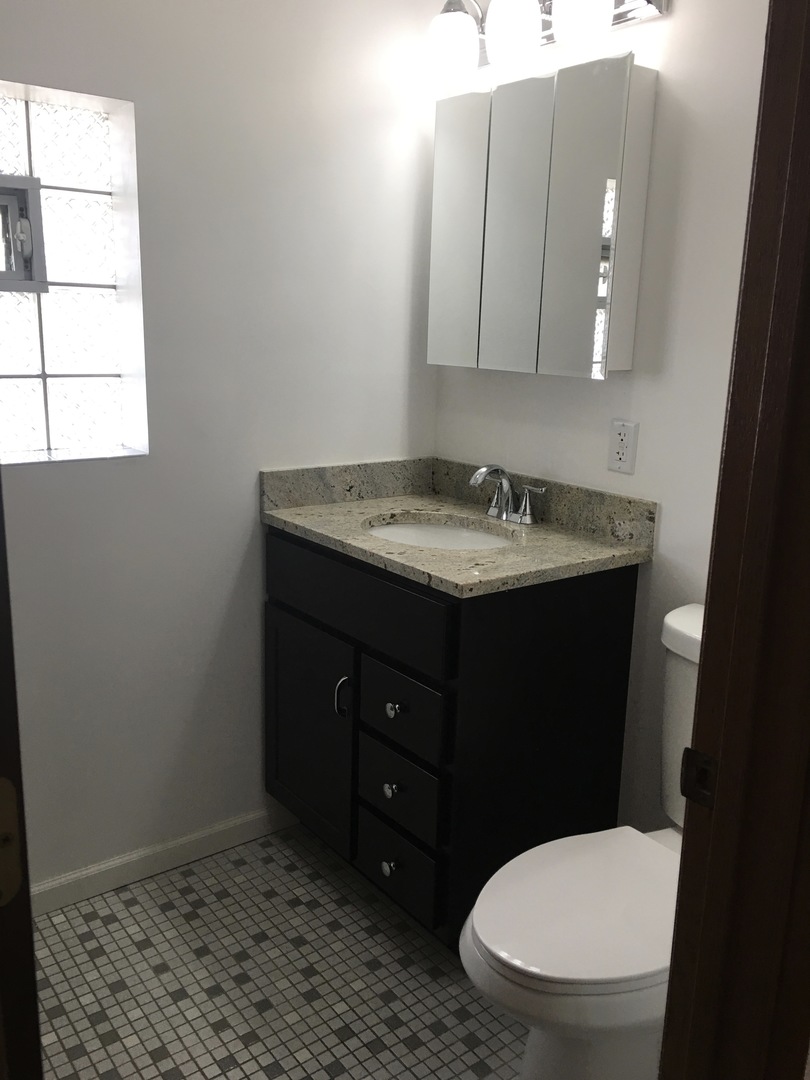 7917 Cermak Road North Riverside, IL 60546 - Photo 5 of 8