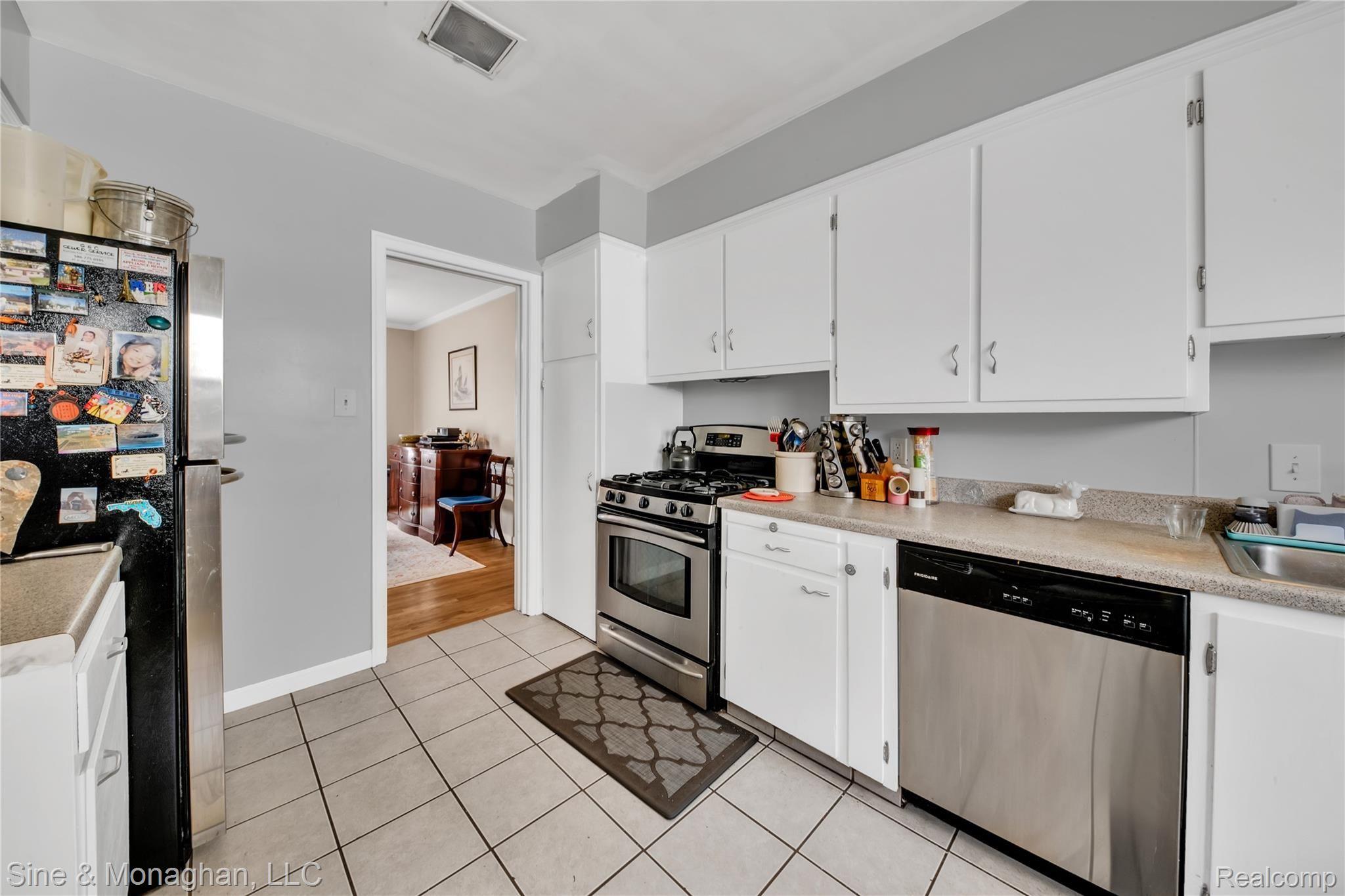 719 Harcourt Road Grosse Pointe, MI 48230 - Photo 9 of 35 719 Harcourt - HD Drone Photogarphy-8.jpg
