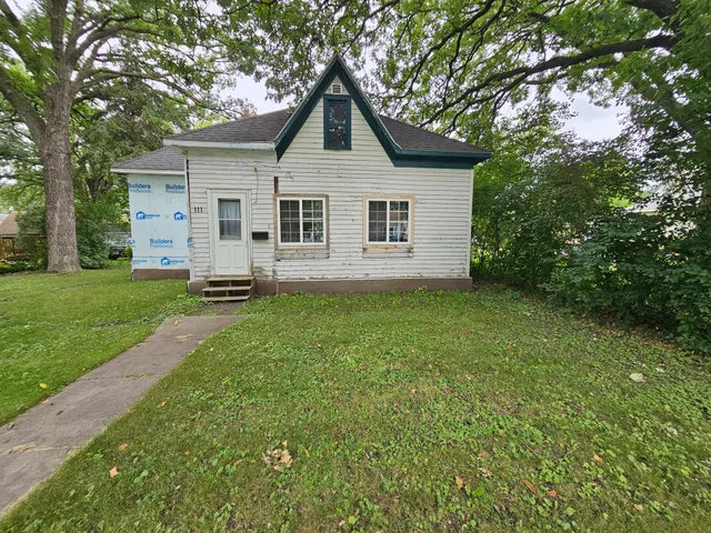 $79,900 | 111 Markley Avenue South, Thief River Falls, MN 56701