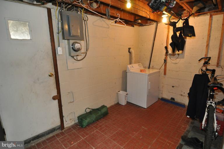 121 Wiltshire Road Essex, MD 21221 - Photo 21 of 23 Basement