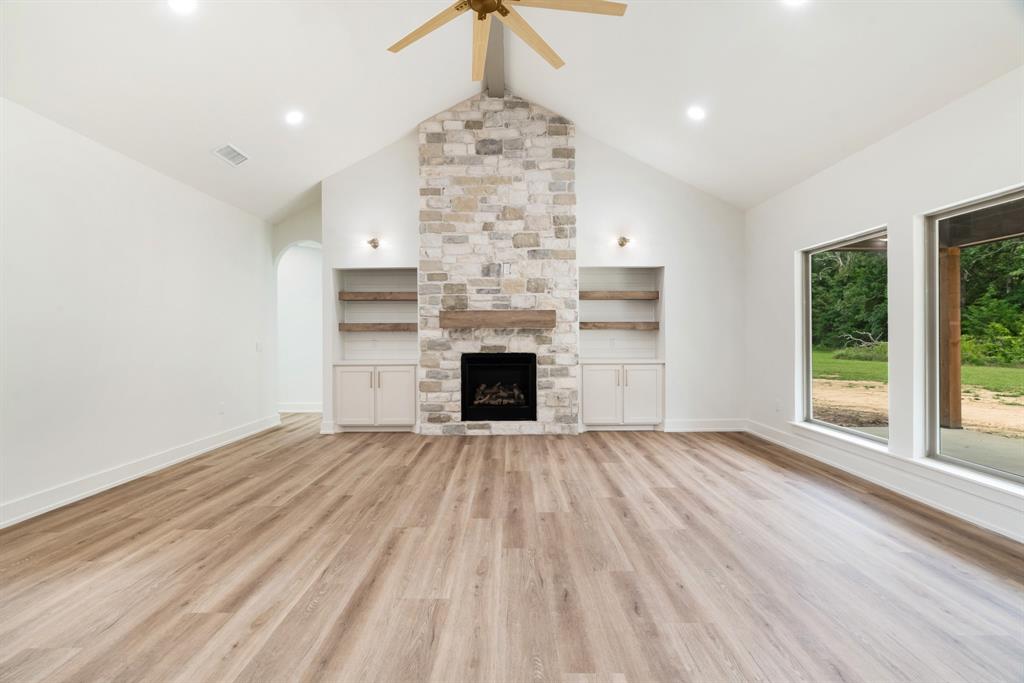250 Private Road Blossom, TX 75416 - Photo 8 of 34
