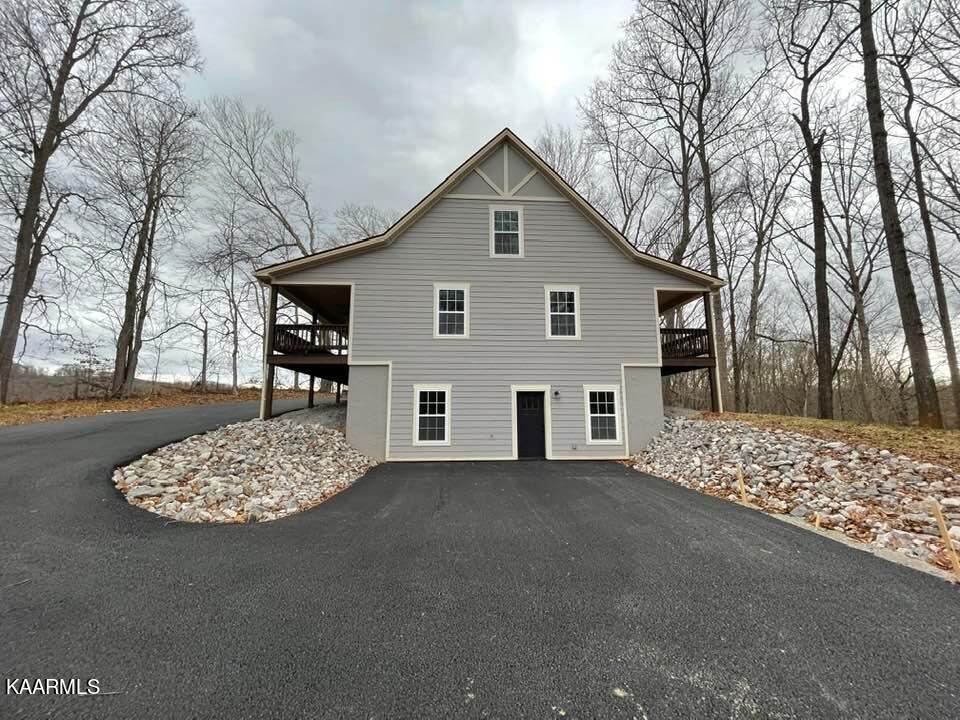 9091 Faix Road Byrdstown, TN 38549 - Photo 11 of 40 242164126_4775450499216288_3071511192225