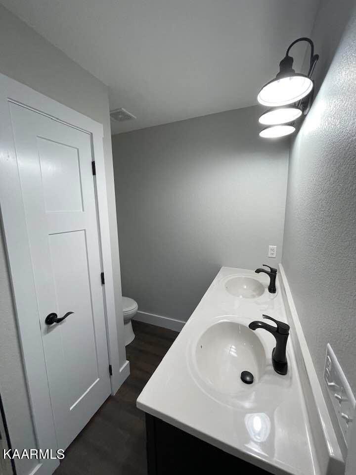 9091 Faix Road Byrdstown, TN 38549 - Photo 32 of 40 268466573_4775448965883108_4970233452735