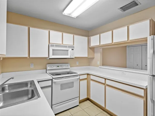 $220,000 | 2209 Fluorshire Drive, Brandon, FL 33511