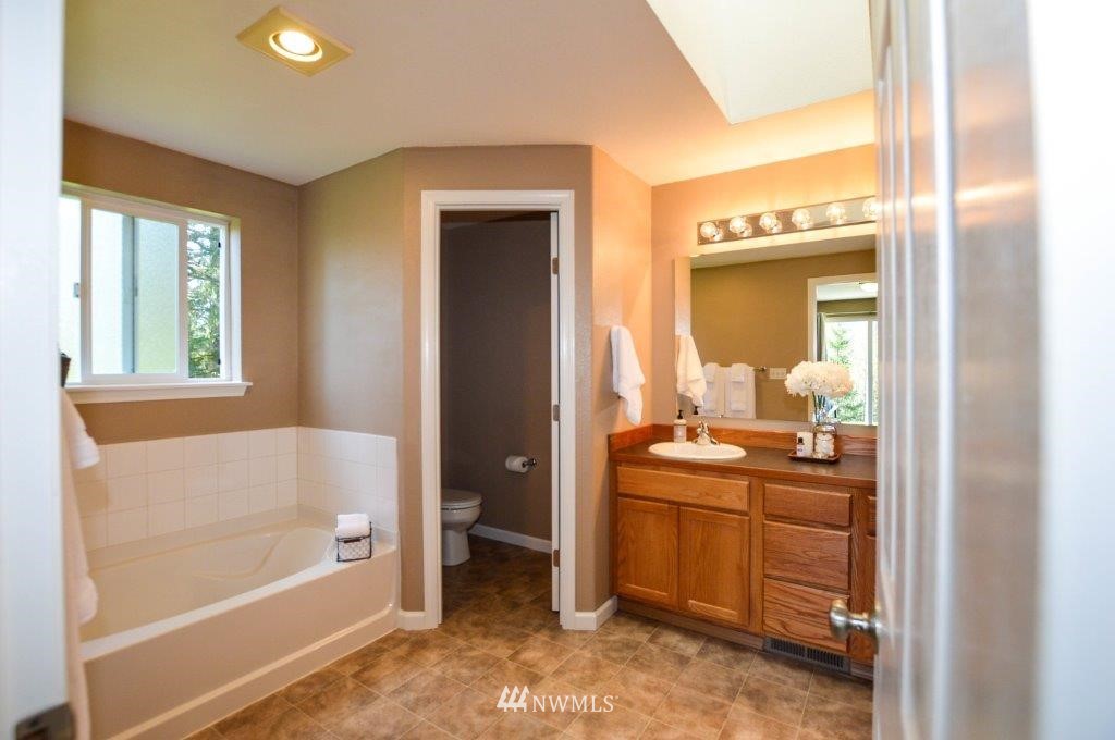 1350 Mountain View Road Kalama, WA 98625 - Photo 14 of 24 Gallery Image 14