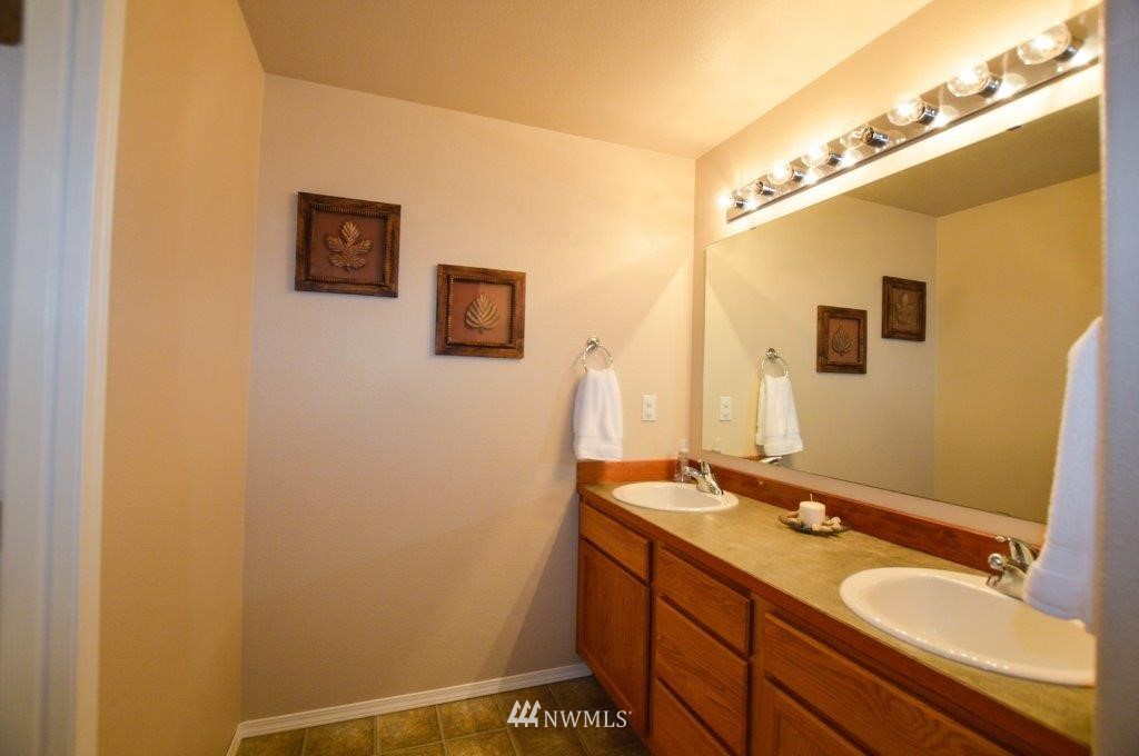 1350 Mountain View Road Kalama, WA 98625 - Photo 16 of 24 Gallery Image 16