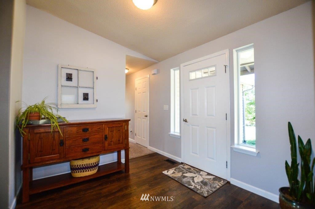 1350 Mountain View Road Kalama, WA 98625 - Photo 4 of 24 Gallery Image 4