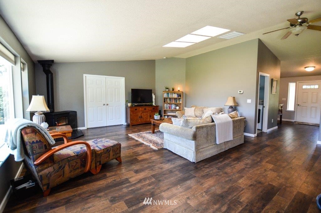 1350 Mountain View Road Kalama, WA 98625 - Photo 6 of 24 Gallery Image 6