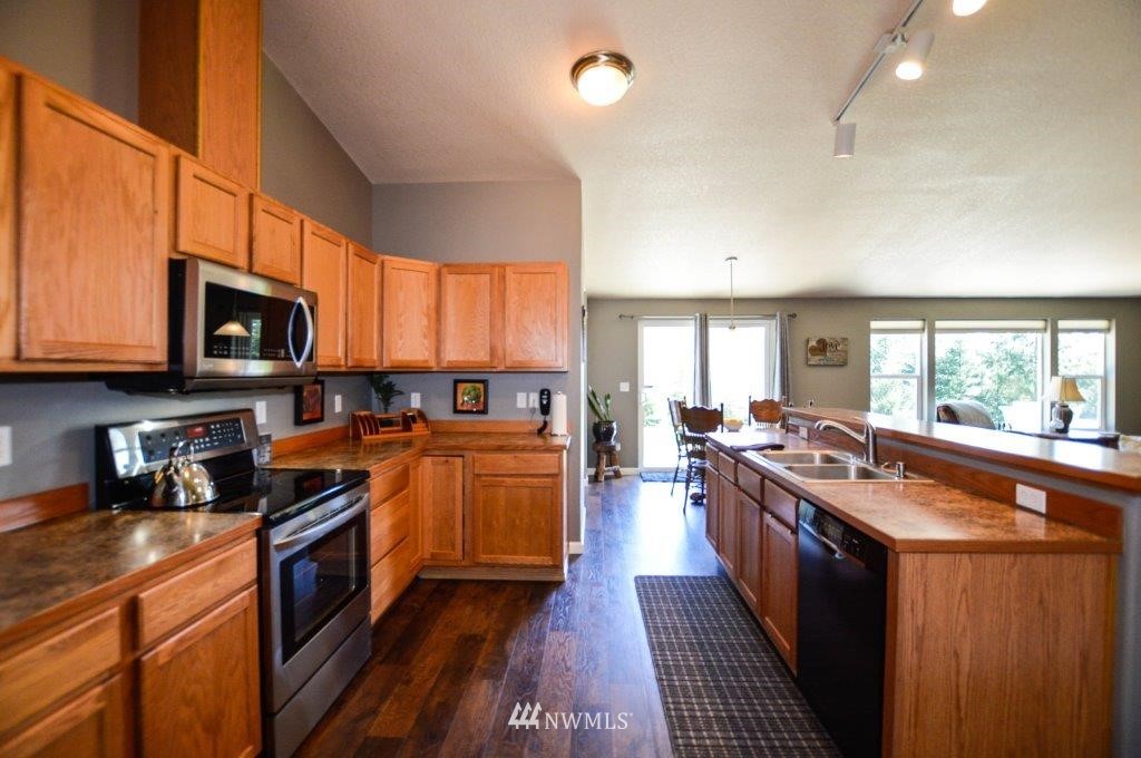 1350 Mountain View Road Kalama, WA 98625 - Photo 9 of 24 Gallery Image 9