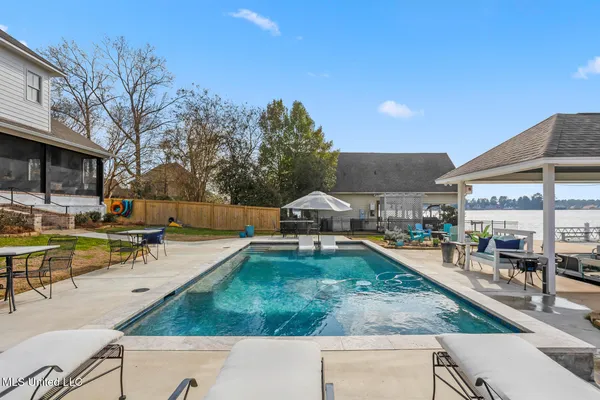$898,499 | 102 Northshore Point, Madison, MS 39110