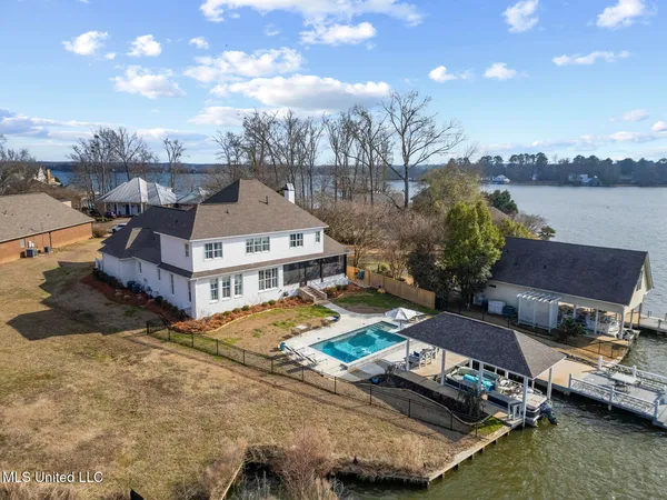 $898,499 | 102 Northshore Point, Madison, MS 39110
