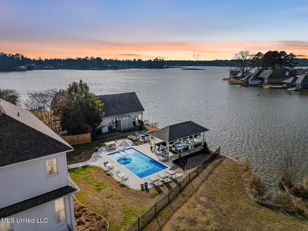 $898,499 | 102 Northshore Point, Madison, MS 39110