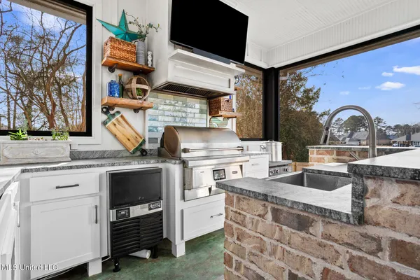 $898,499 | 102 Northshore Point, Madison, MS 39110