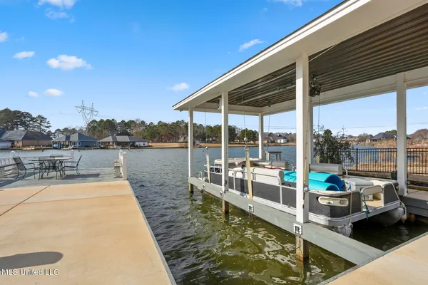 $898,499 | 102 Northshore Point, Madison, MS 39110