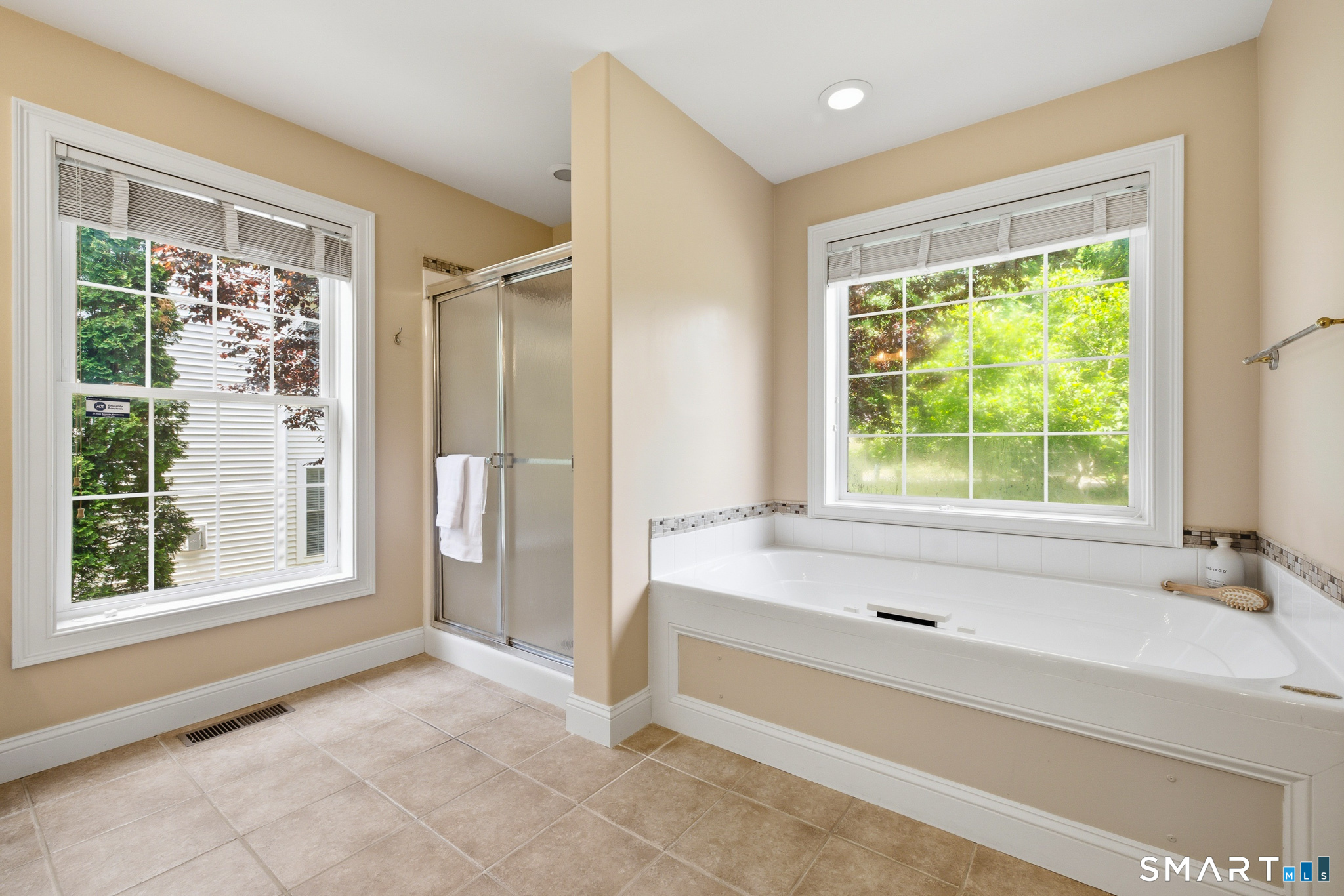136 Talcott Ridge Road South Windsor, CT 06074 - Photo 15 of 40