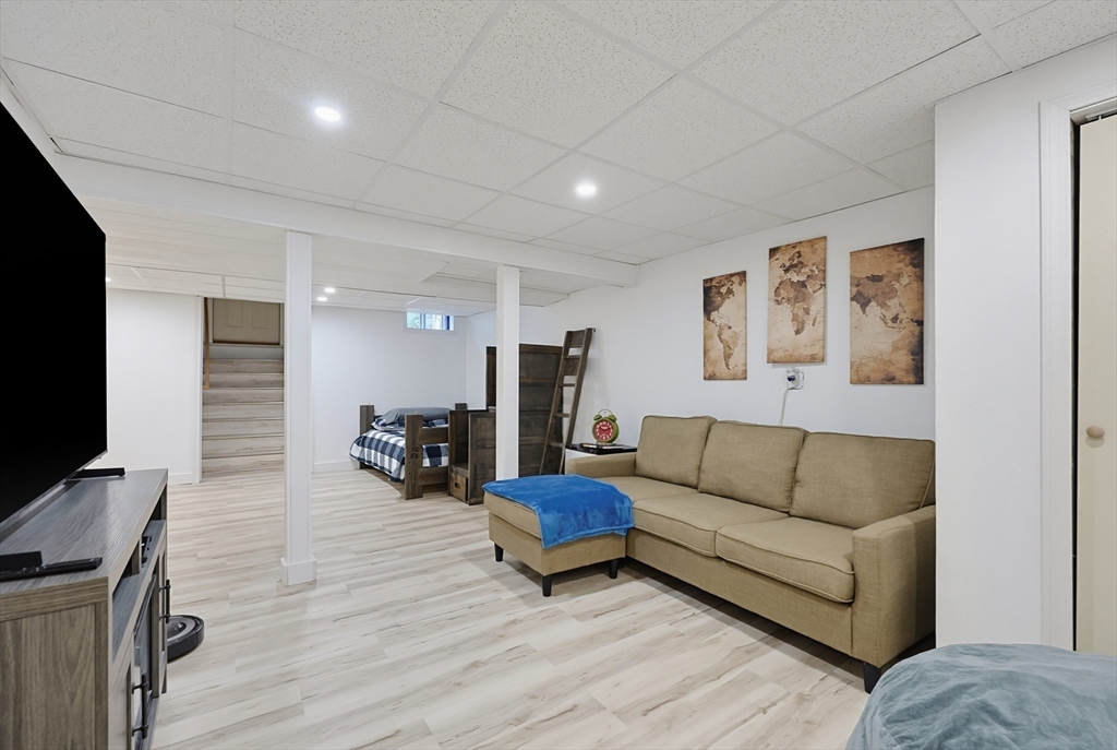 5 County Street Berkley, MA 02779 - Photo 32 of 40
