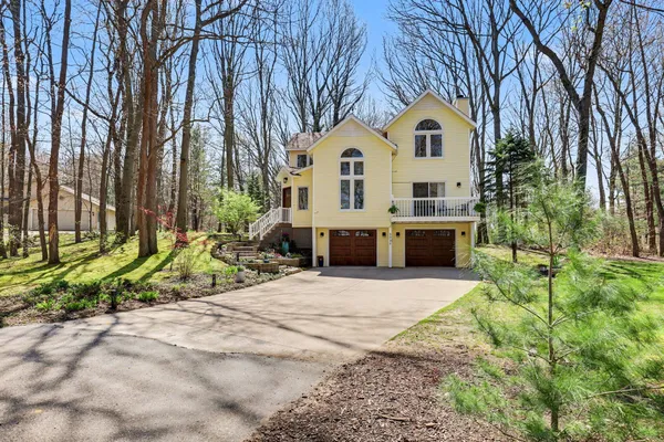 $639,000 | 3330 Clearview Lane, Saugatuck, MI 49453