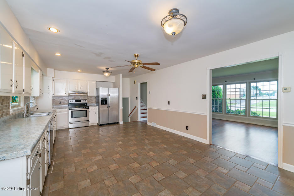 5904 Outer Loop Louisville, KY 40219 - Photo 4 of 29 5904 Outer Loop L-9
