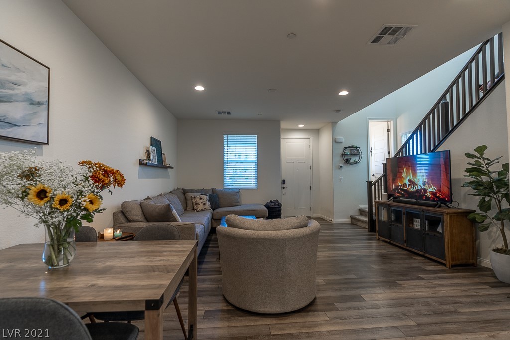 825 East Sunset Road Henderson, NV 89011 - Photo 7 of 39 Gallery Image 7