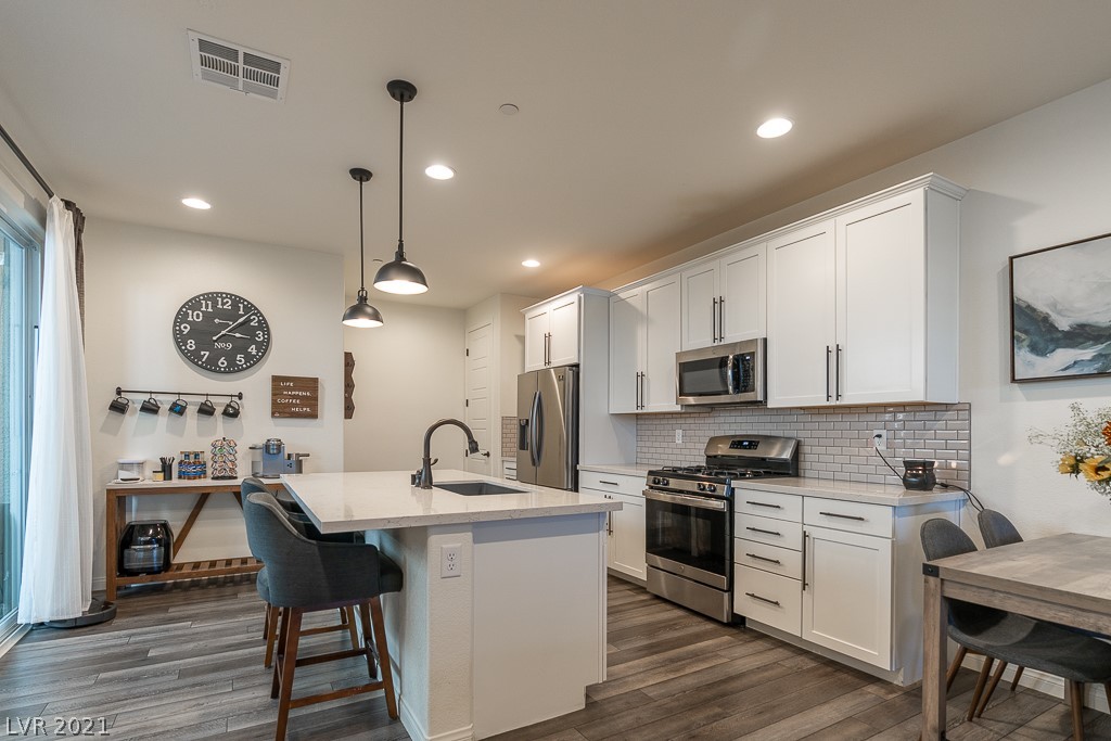 825 East Sunset Road Henderson, NV 89011 - Photo 8 of 39 Gallery Image 8