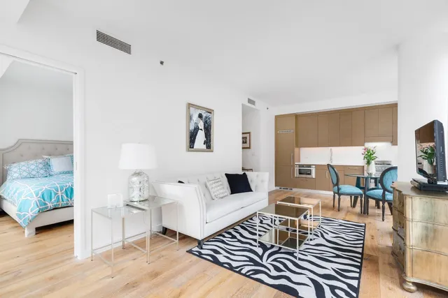 $1,199,000 | 325 Lexington Avenue, Unit 11B | Murray Hill