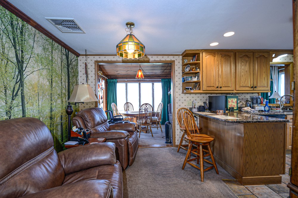 303 Middle Road Portsmouth, RI 02871 - Photo 11 of 31