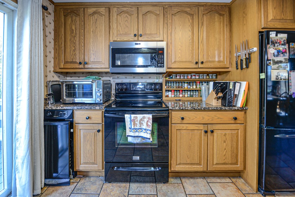 303 Middle Road Portsmouth, RI 02871 - Photo 14 of 31