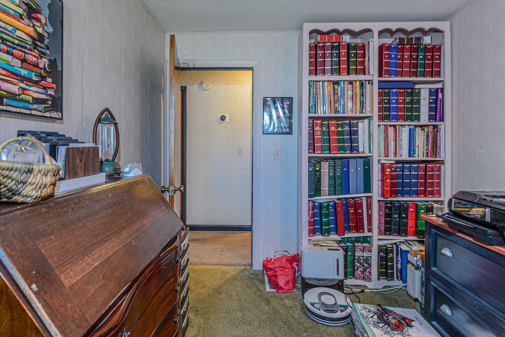 303 Middle Road Portsmouth, RI 02871 - Photo 21 of 31