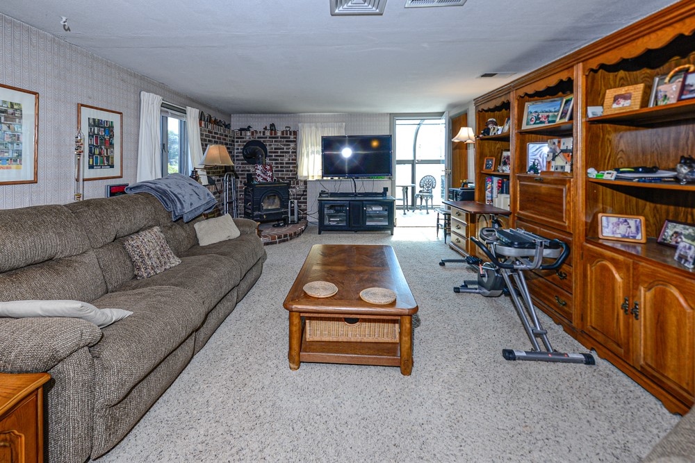 303 Middle Road Portsmouth, RI 02871 - Photo 26 of 31