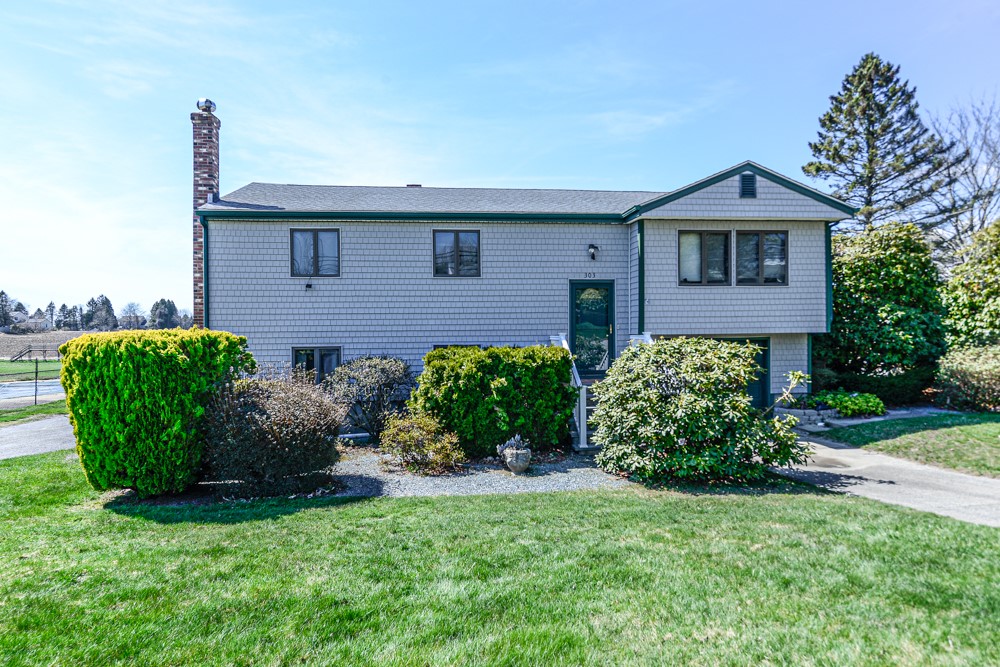 303 Middle Road Portsmouth, RI 02871 - Photo 30 of 31