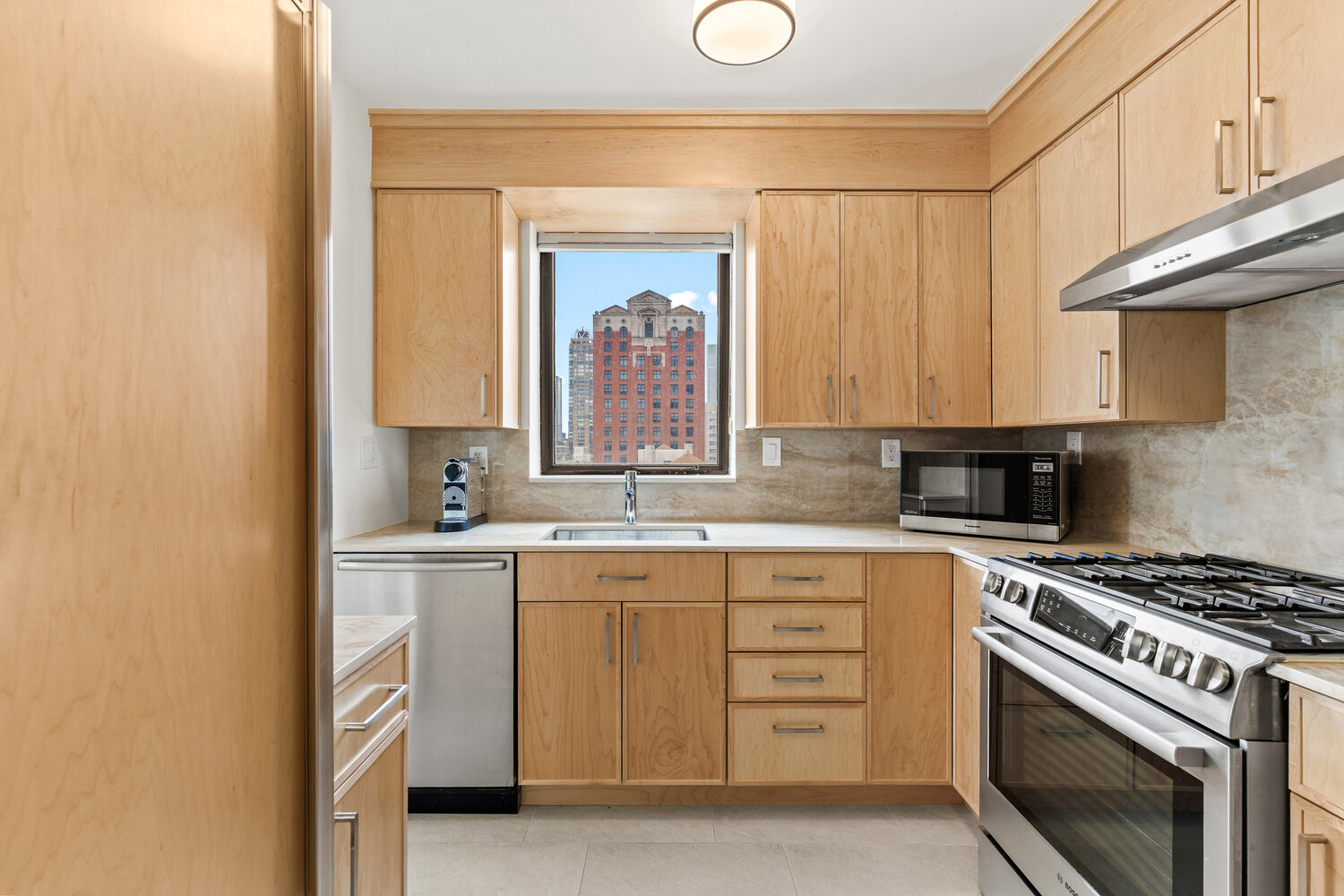 190 East 72nd Street, Unit 27D Manhattan, NY 10021 - Photo 9 of 13