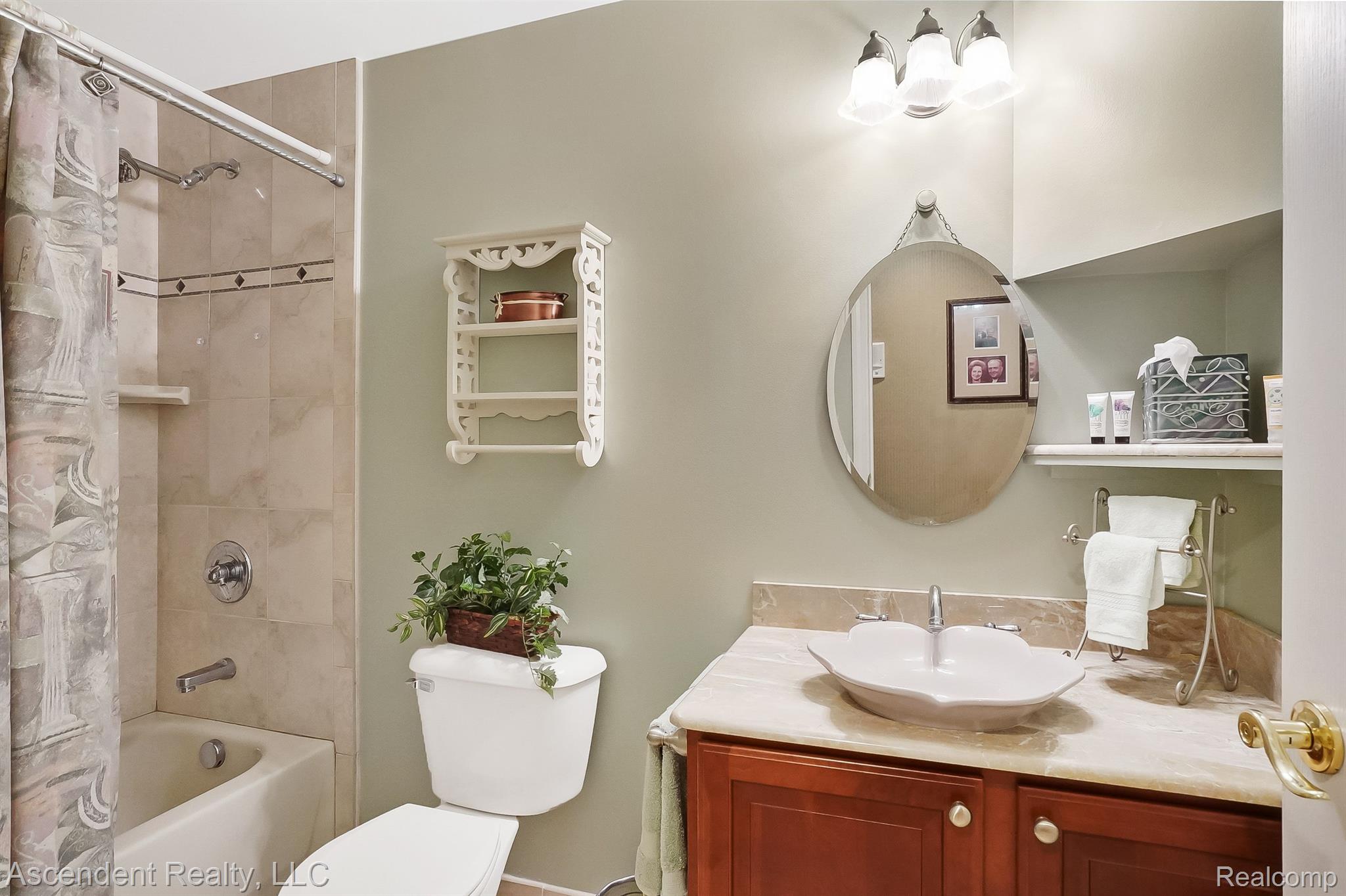 3704 Tremonte Circle, Unit 88 Rochester, MI 48306 - Photo 36 of 41 Gallery Image 36