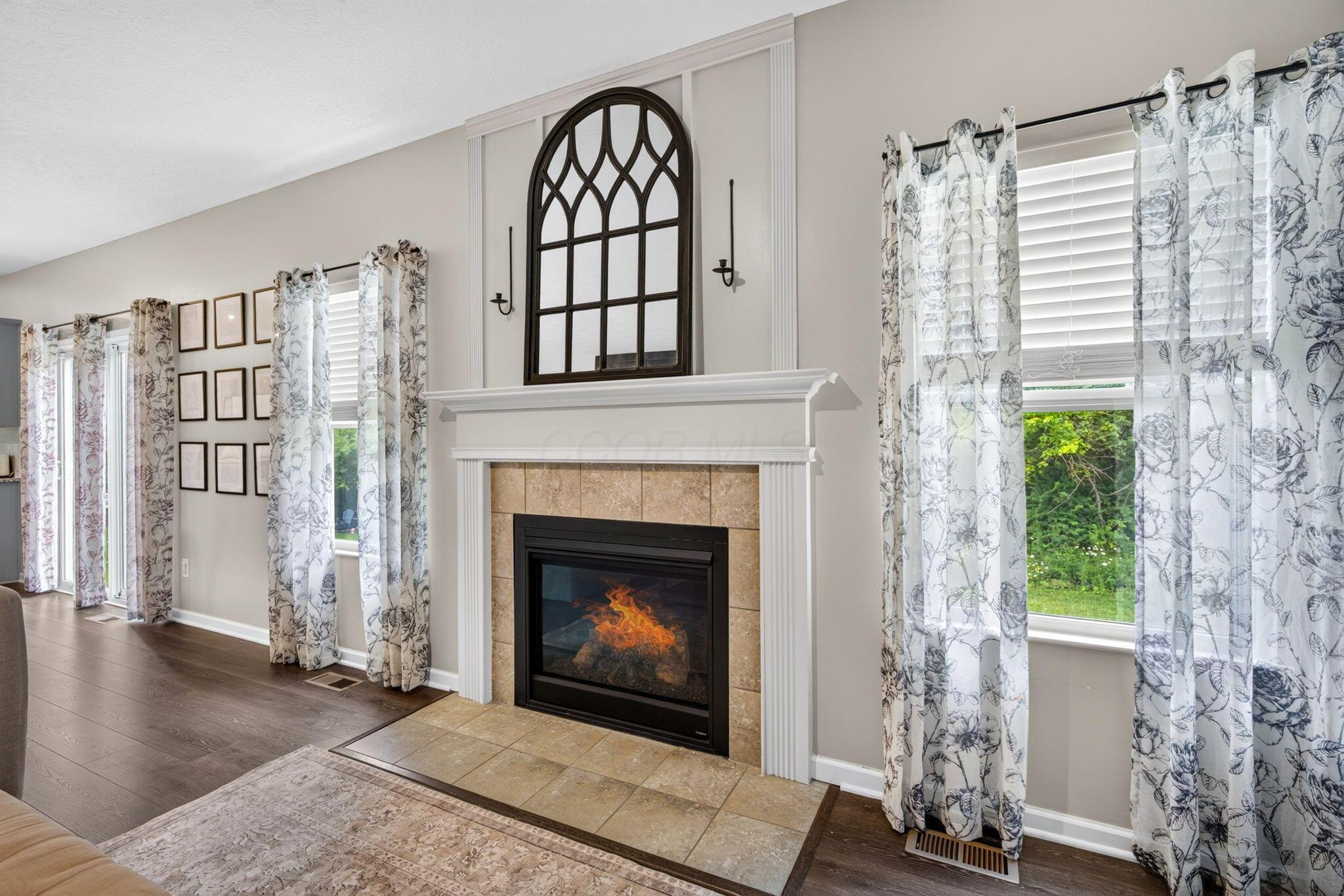 274 Riverside Drive Commercial Point, OH 43146 - Photo 10 of 43 Family Room