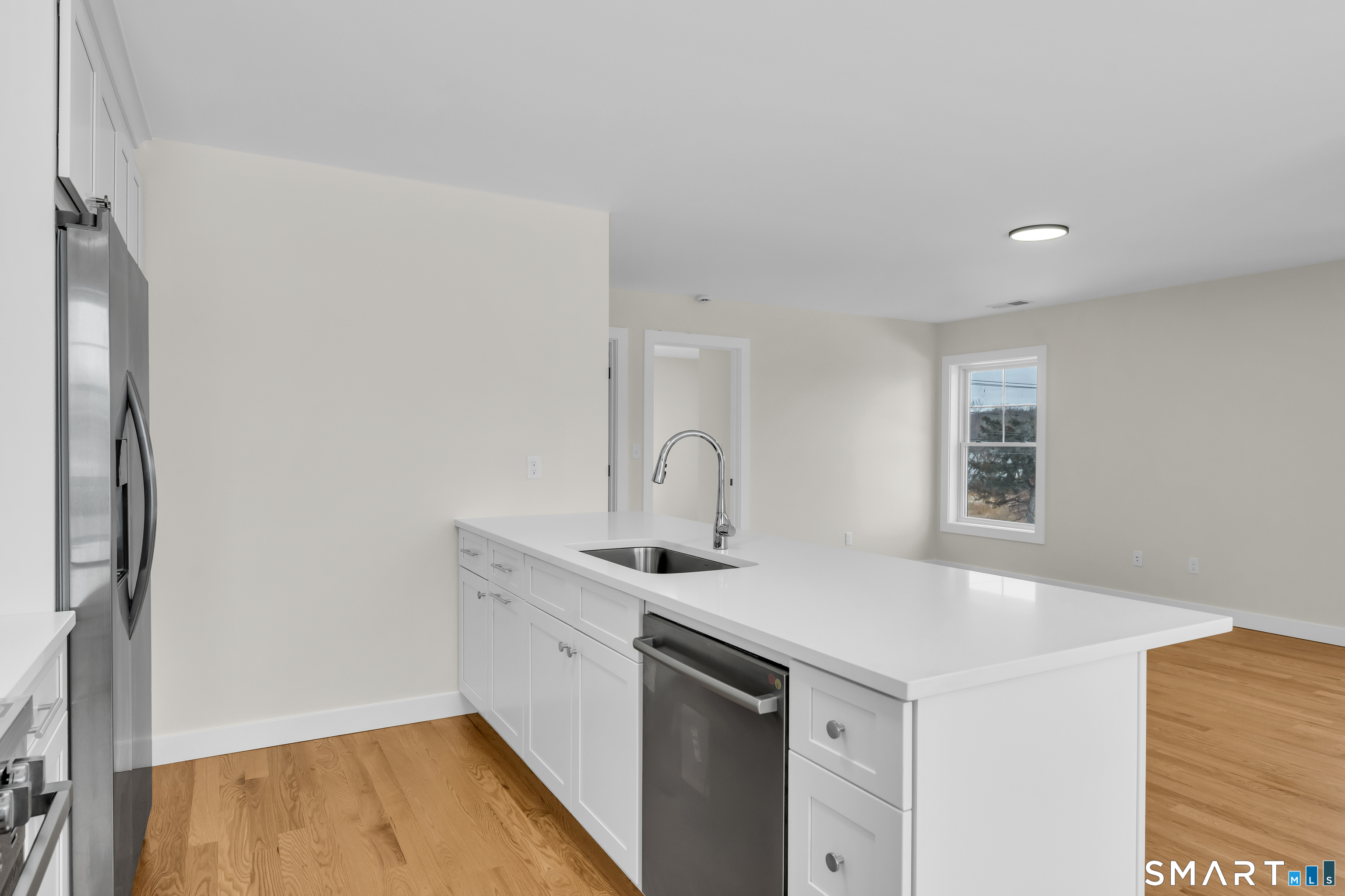 31 Drive Way Guilford, CT 06437 - Photo 7 of 23