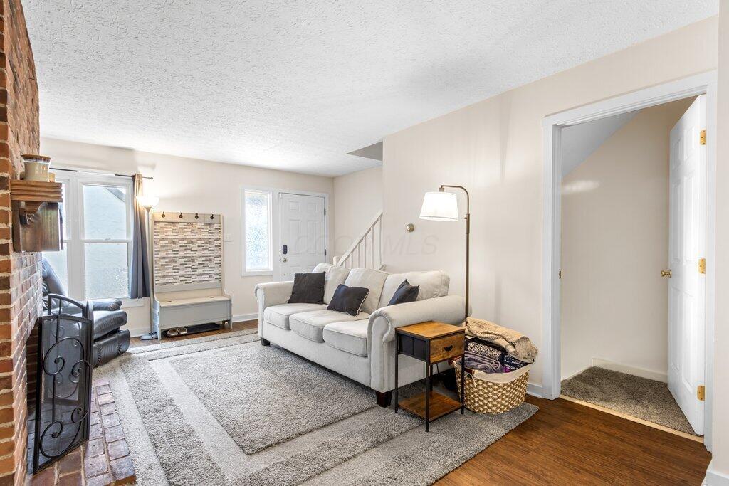 372 Edinburgh Road Dublin, OH 43017 - Photo 9 of 30 372 Edinburgh Road-9.jpg-SMALL