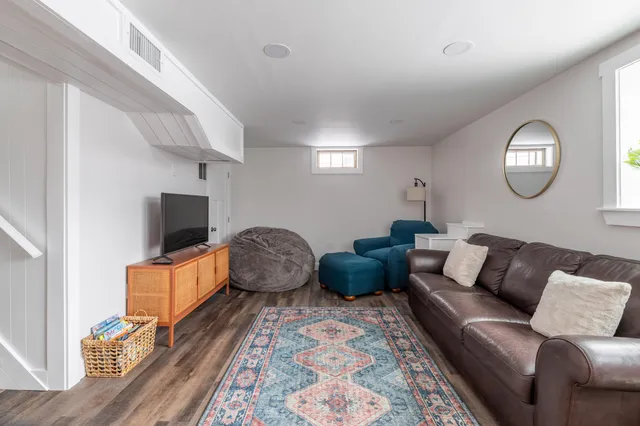 $369,900 | 466 Essex Street, Bangor, ME 04401