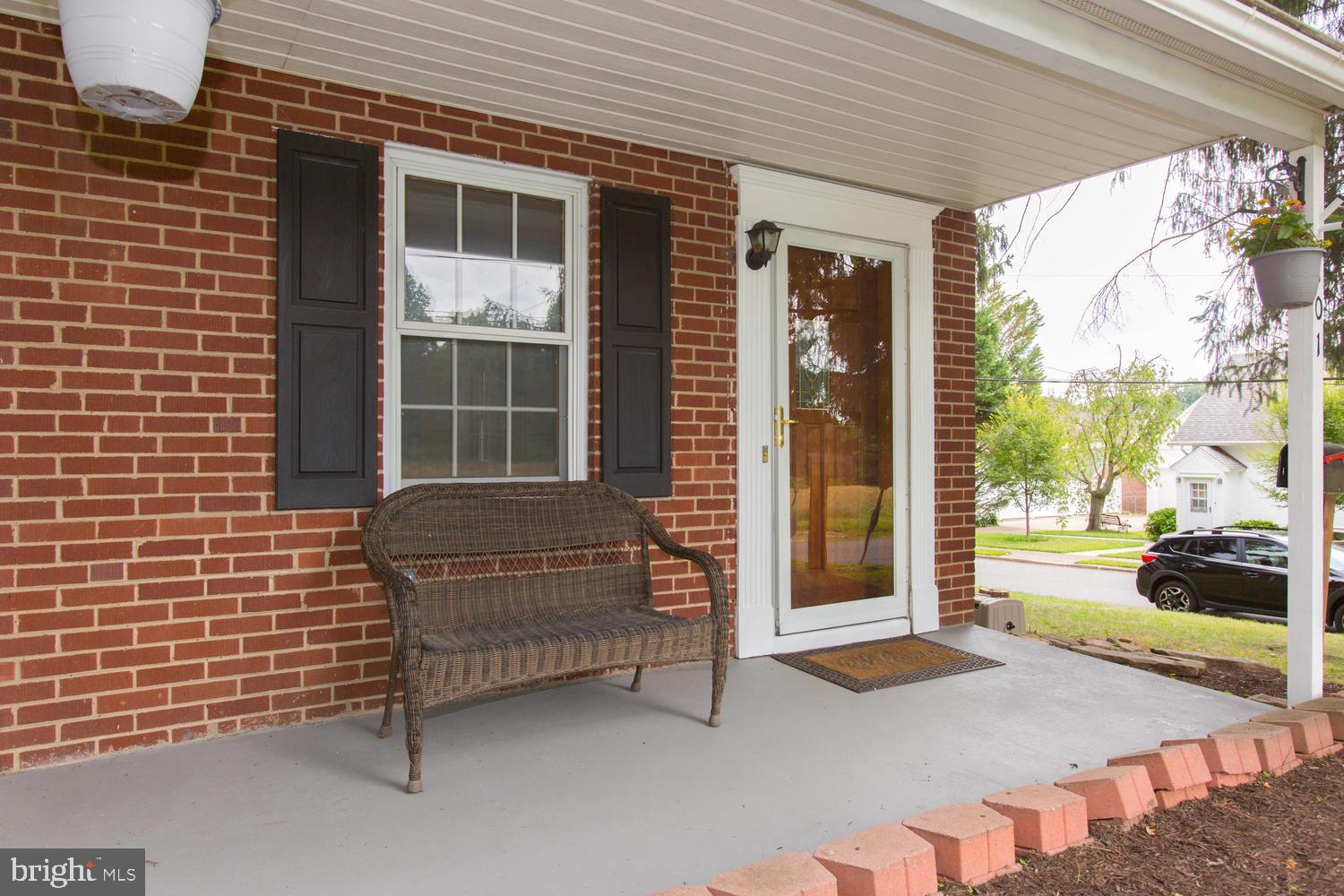 101 Ridley Drive Wallingford, PA 19086 - Photo 3 of 38