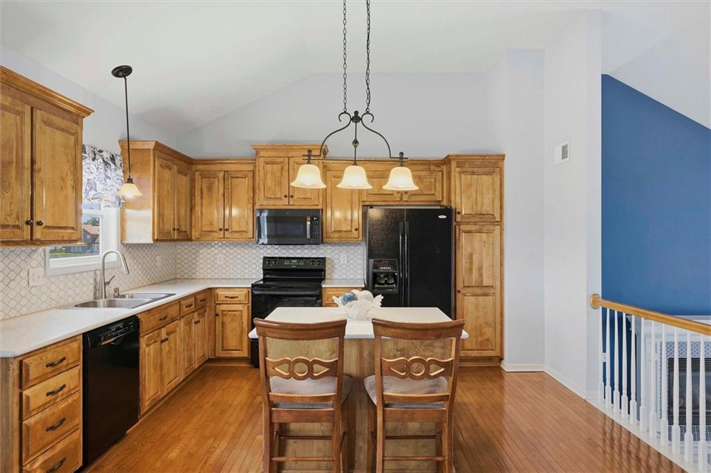 503 River Birch Road Raymore, MO 64083 - Photo 9 of 36