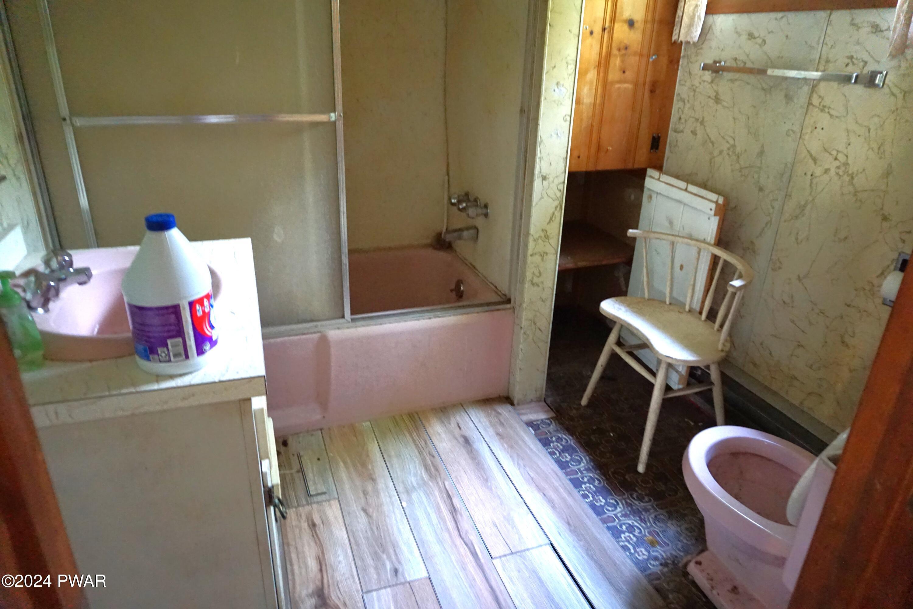 137 Chippy Cole Road Milford, PA 18337 - Photo 16 of 19 Bathroom 2