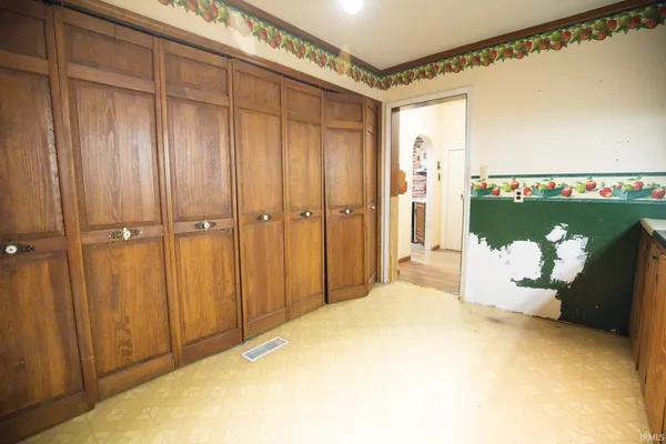 $179,900 | 929 South Main Street, Bluffton, IN 46714
