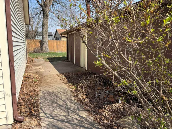 $179,900 | 929 South Main Street, Bluffton, IN 46714