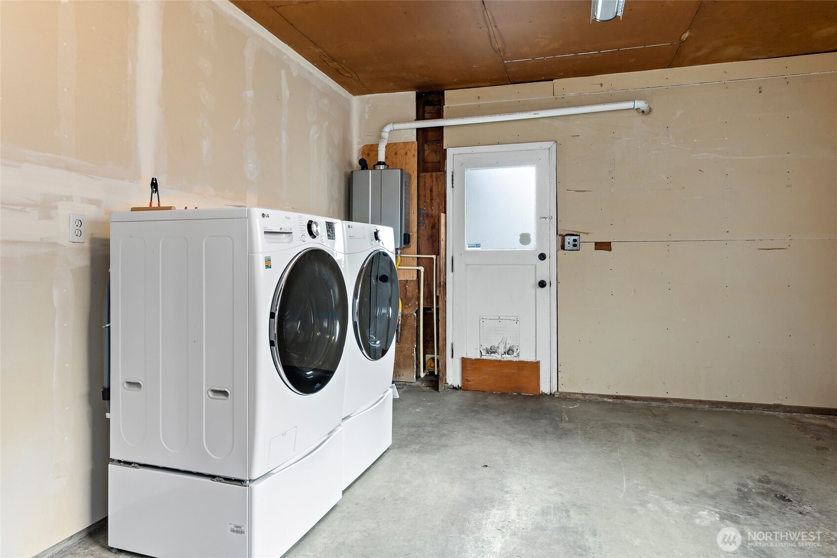 527 Ramsdell Street Fircrest, WA 98466 - Photo 33 of 40 a utility room with dryer and washer