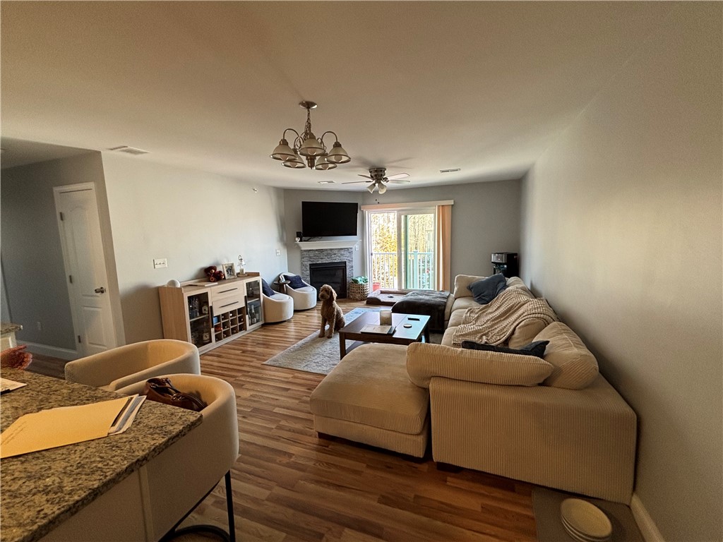 9 Gray Coach Lane, Unit 913 Cranston, RI 02921 - Photo 12 of 15