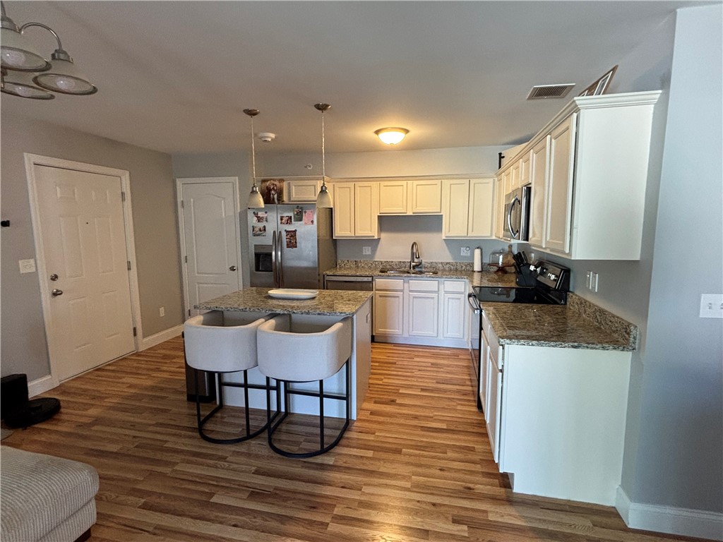 9 Gray Coach Lane, Unit 913 Cranston, RI 02921 - Photo 4 of 15