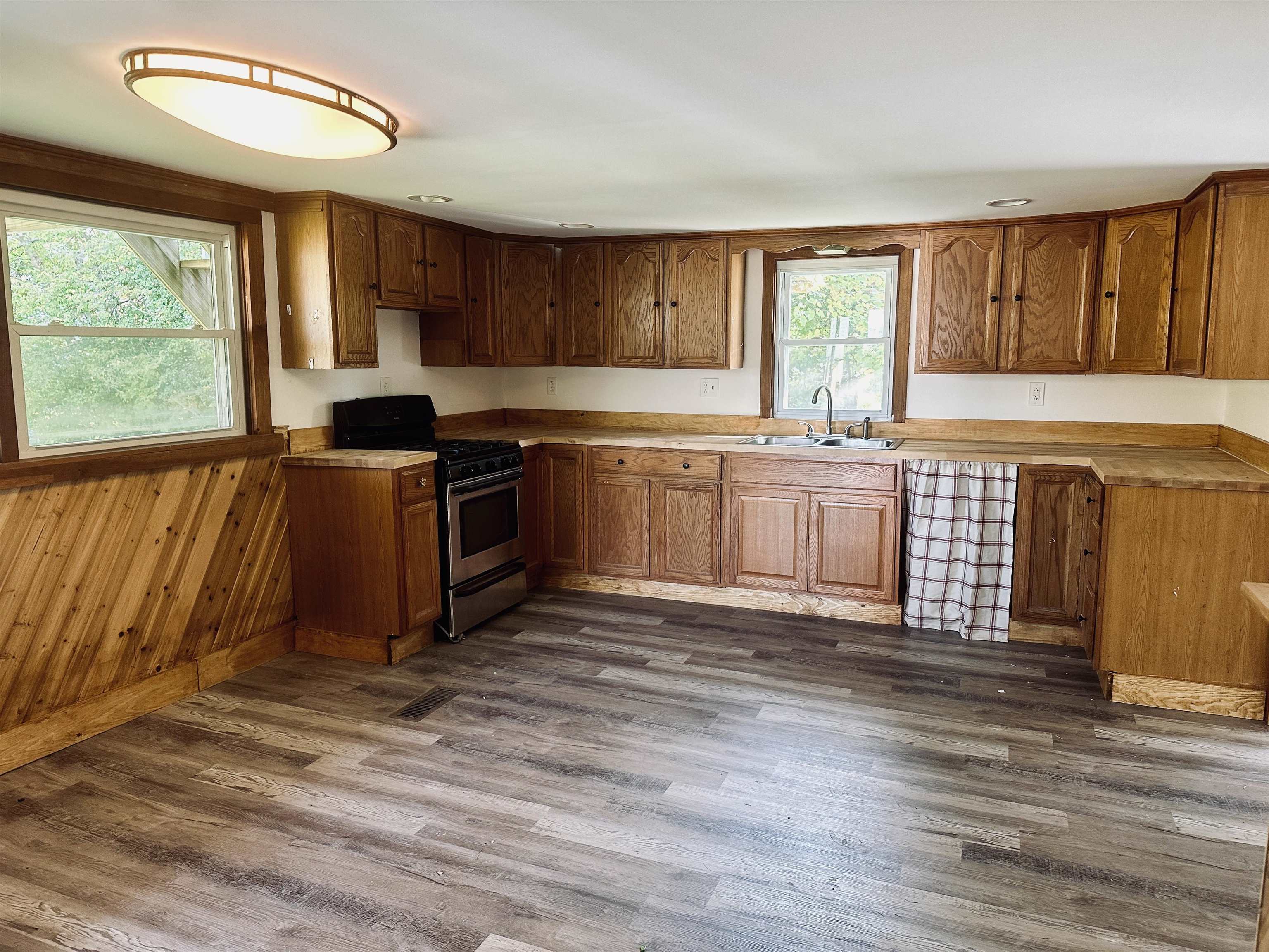 1041 North Branch Street Bennington, VT 05201 - Photo 8 of 25 Gallery Image 8