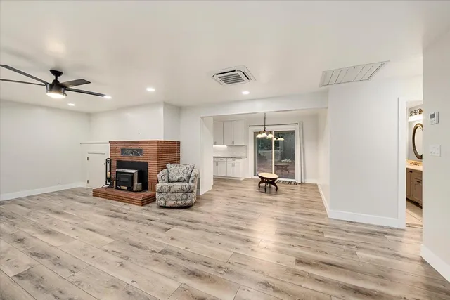 a view of a livingroom with furniture
