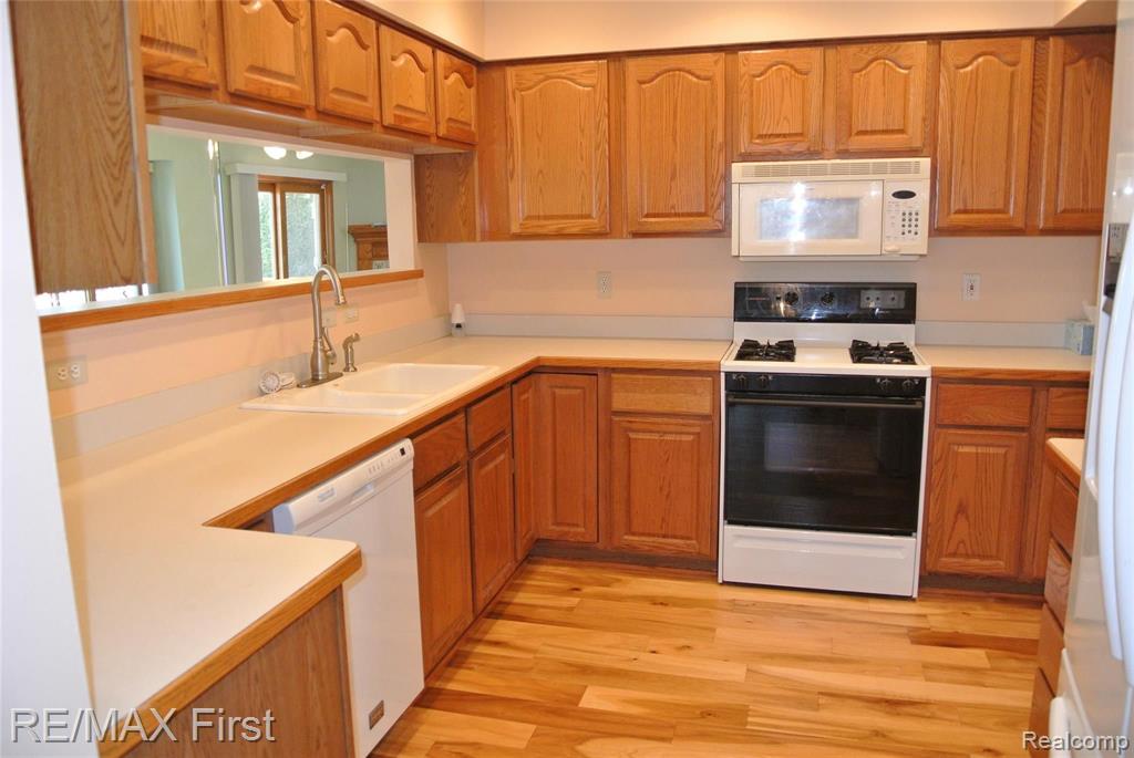 645 Pointe Tremble Road Algonac, MI 48001 - Photo 21 of 39