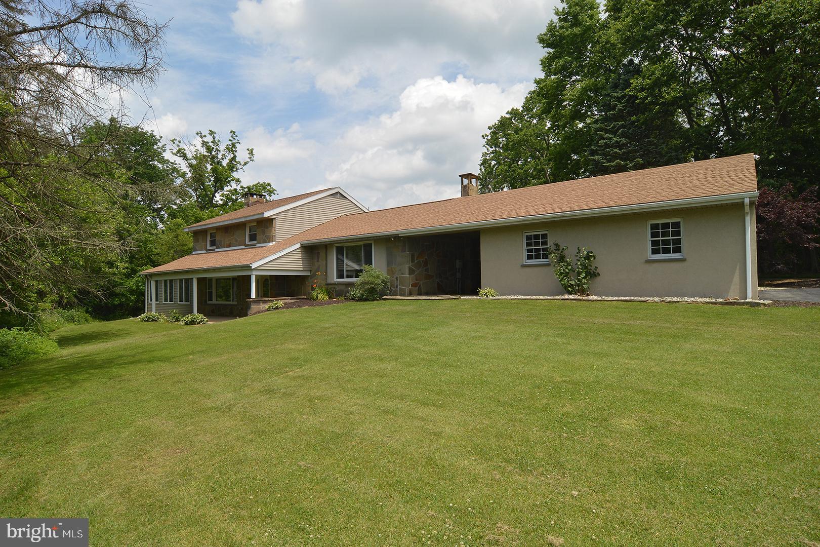 971 Lincoln Road Birdsboro, PA 19508 - Photo 2 of 38 Front View