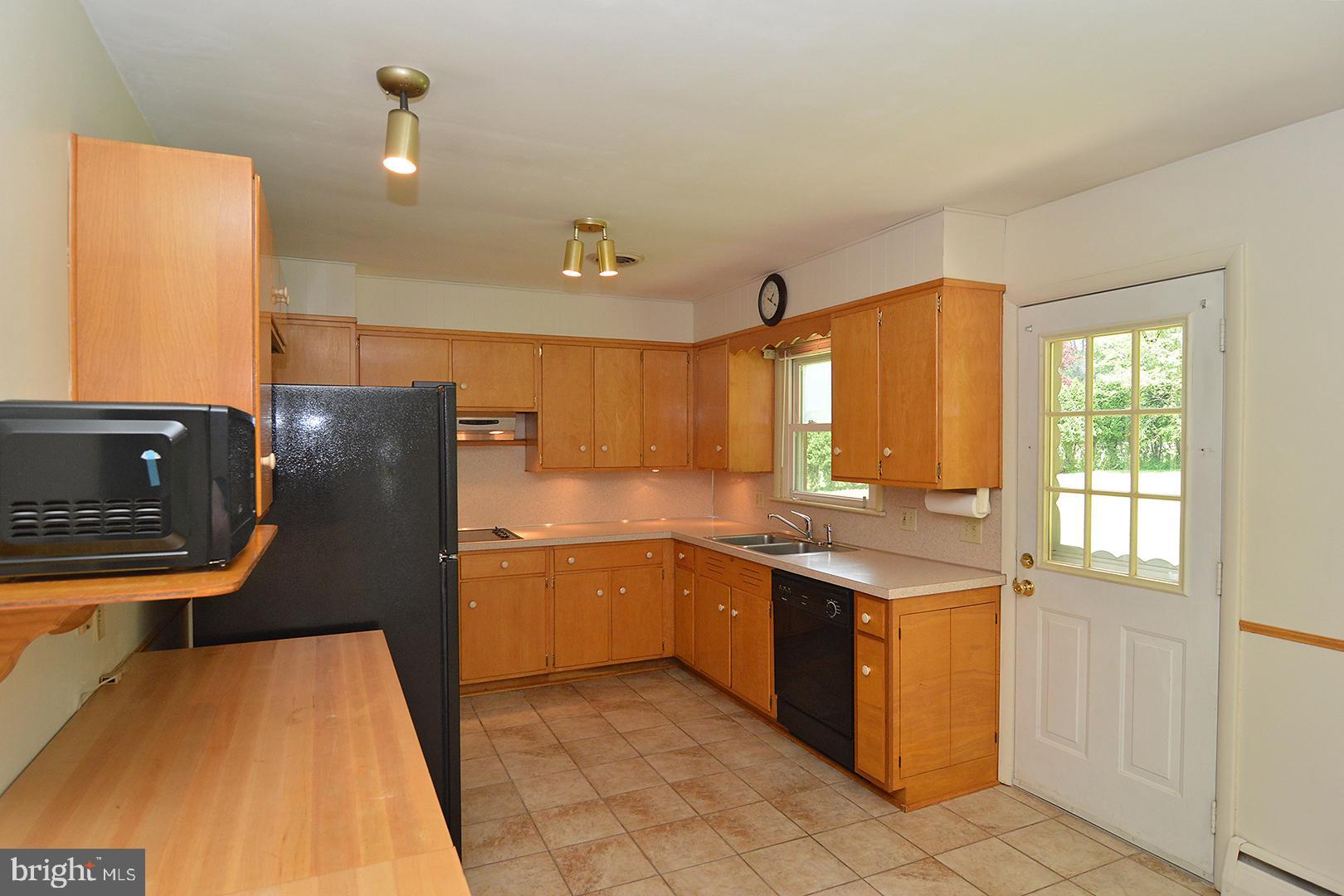 971 Lincoln Road Birdsboro, PA 19508 - Photo 12 of 38 Kitchen